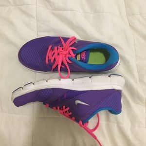 Nike Flex Experience shoes