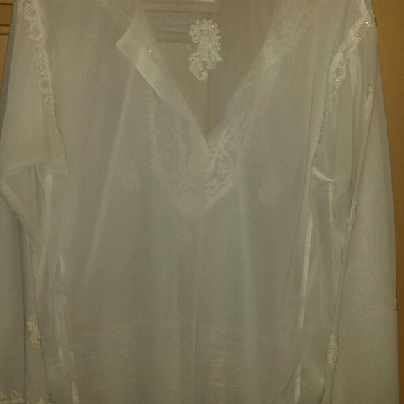 Medium Sheer Embroidered Blouse - Picture 4 of 4