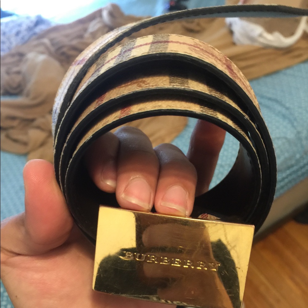Burberry belt size 40   180$