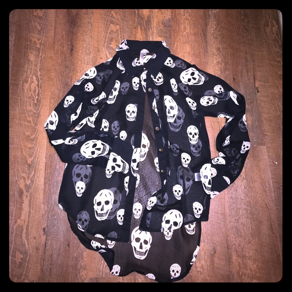Sheer skull long sleeve blouse💀