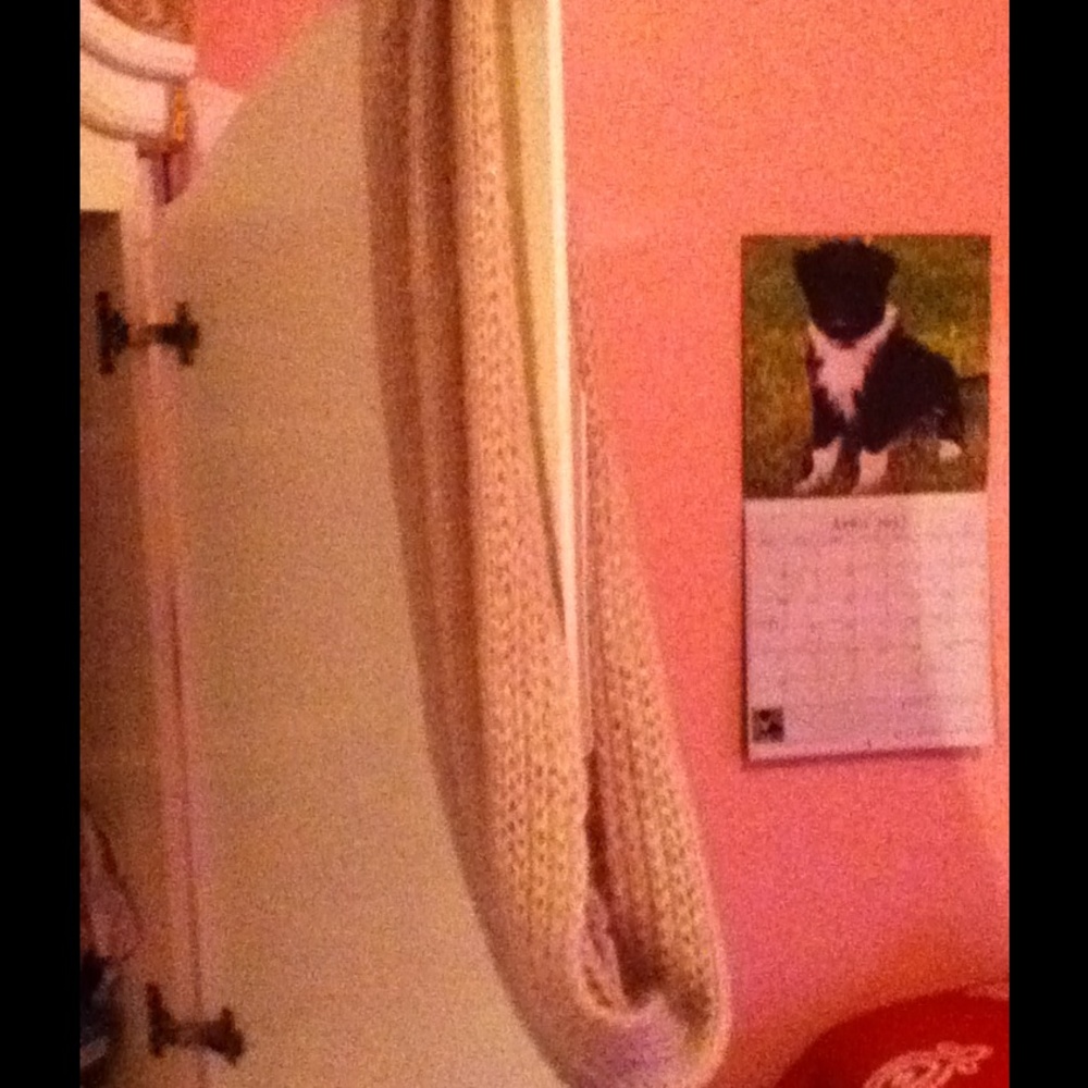 Knitted thick scarf