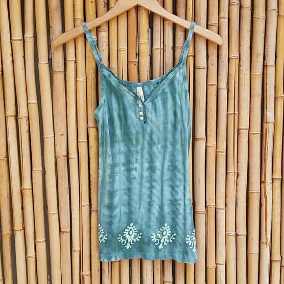 High Sierra Tops - SALE 3/$30 HIGH SIERRA Aqua Tie Dye Tank Top Large