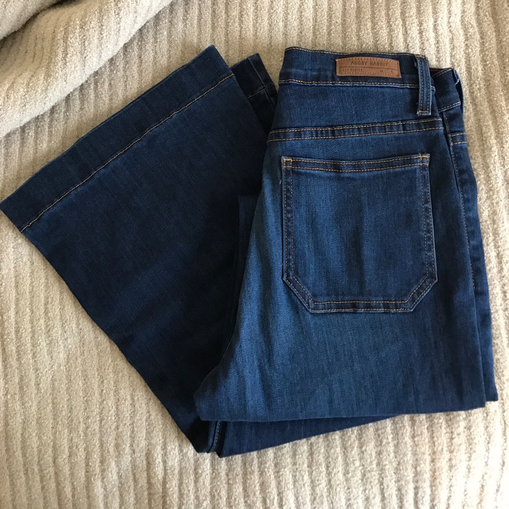 High waisted jeans!