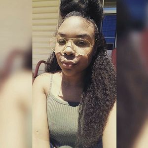 Meet your Posher, Nia