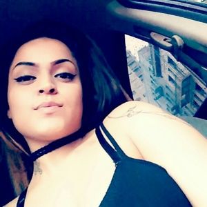 Meet your Posher, Yesenia