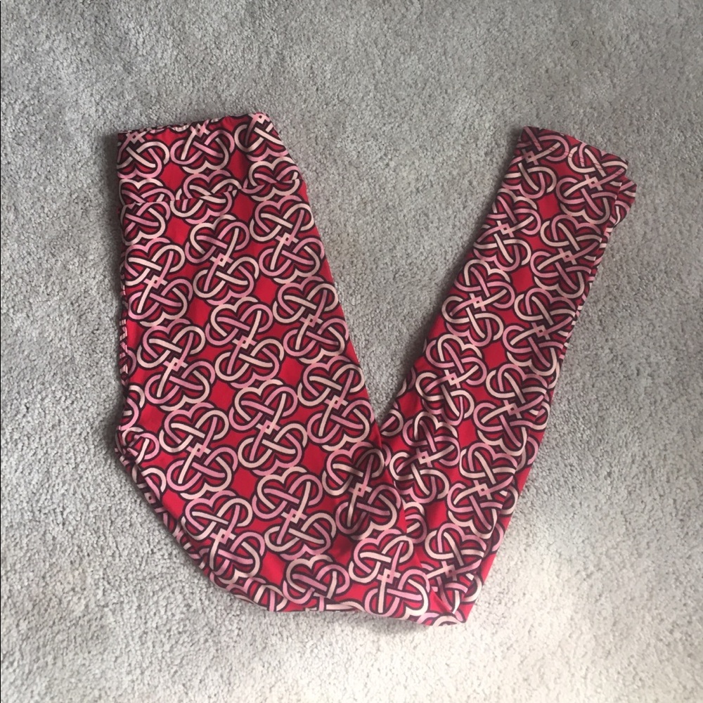 Never worn OS Lularoe Valentines Day Leggins.