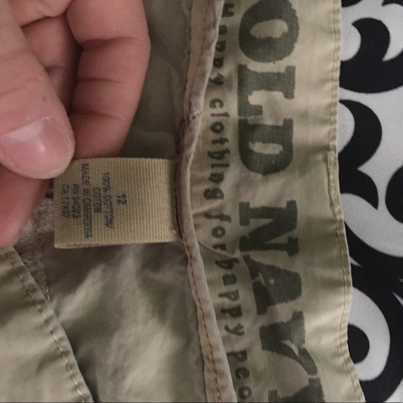 Old navy shorts - Picture 2 of 2