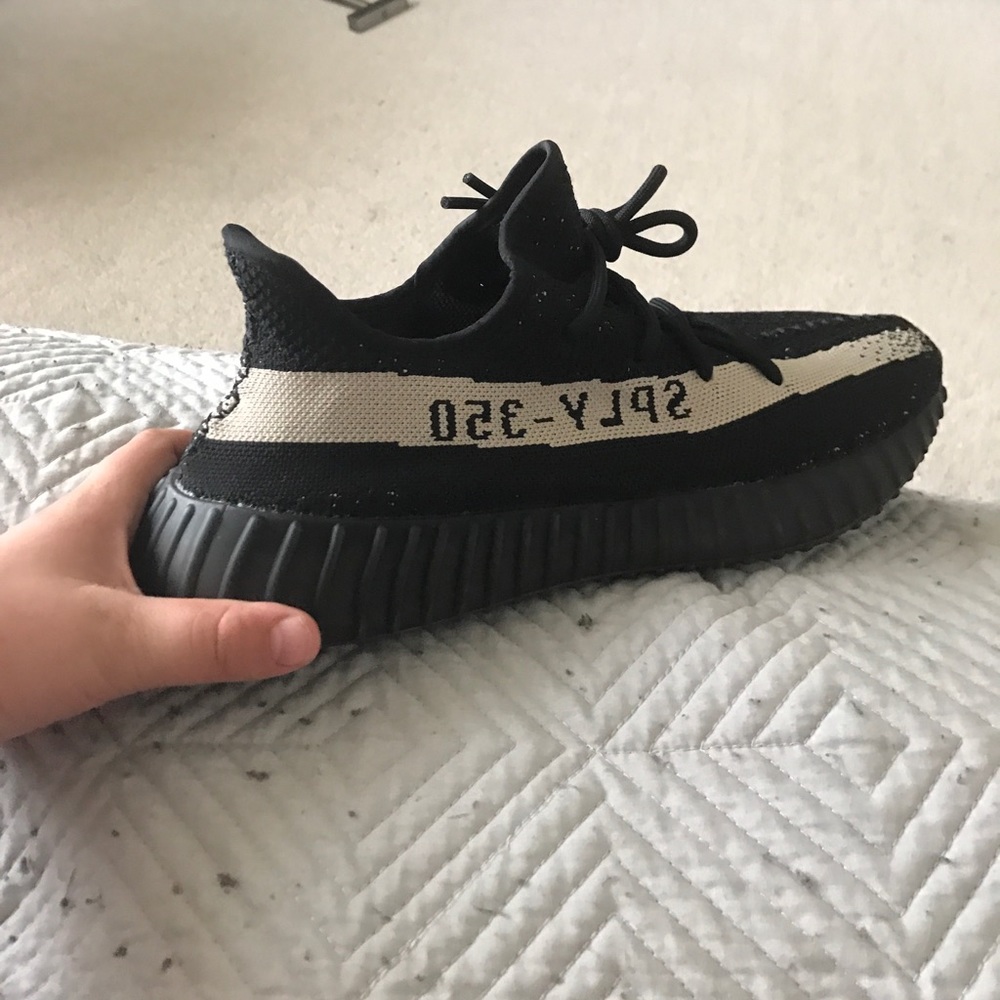 YEEZY V2 Oreo