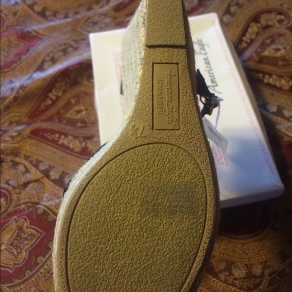American Eagle wedges (7.5) - Picture 3 of 3