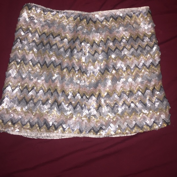 Dresses & Skirts - Skirt