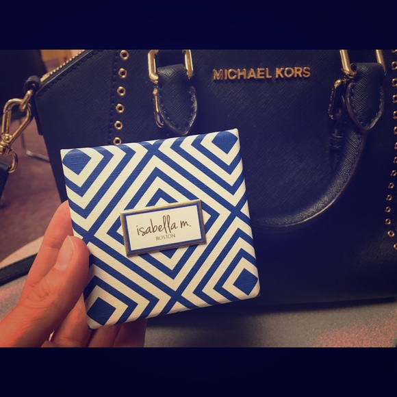 Isabella M. Boston earrings - Picture 3 of 4