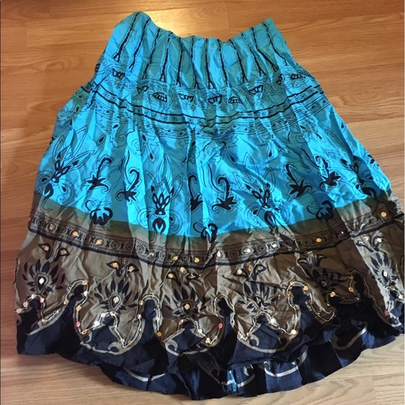 Multi color skirt - Picture 1 of 3