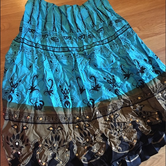Multi color skirt - Picture 3 of 3