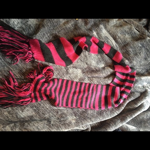 Aeropostale Accessories - Aeropostale Knitted Scarf