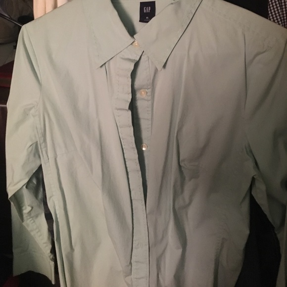 🍁🍂Gap button down🍁🍂 - Picture 2 of 4