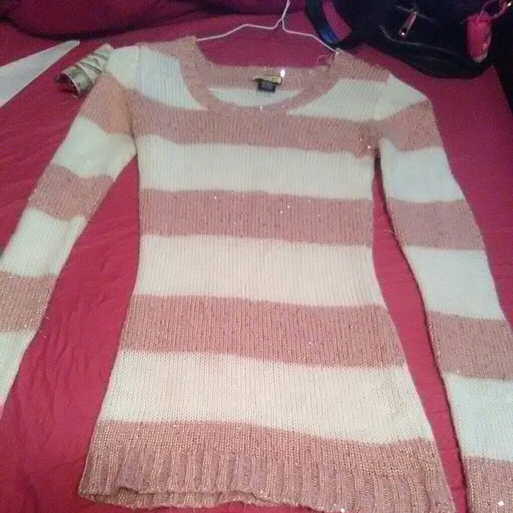 Sweater - Picture 2 of 2