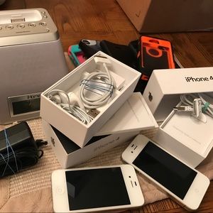 🍎Apple IPhones 📱SALE!! *free gift w/purchase*🎈