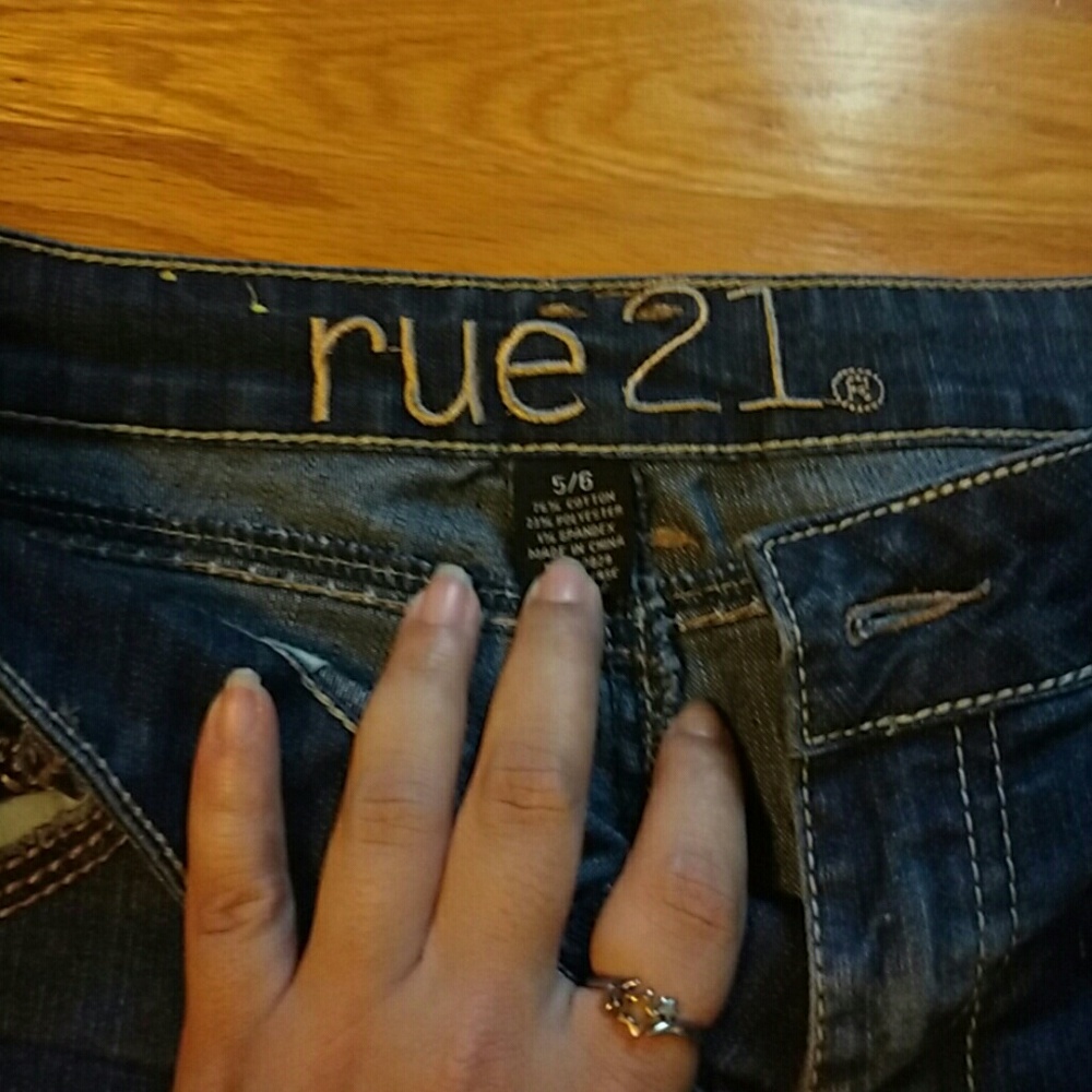 Jean Capri - Picture 2 of 3