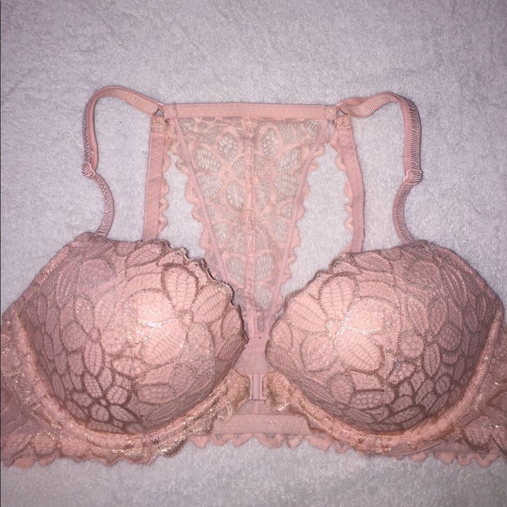 Victoria's Secret baby pink push-up bra 🌸