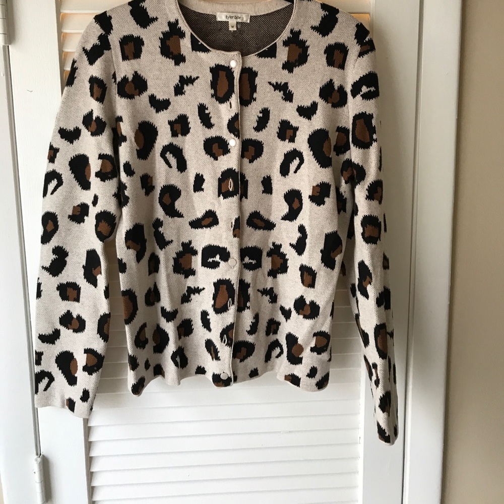 Tyler Boe leopard print cardigan!