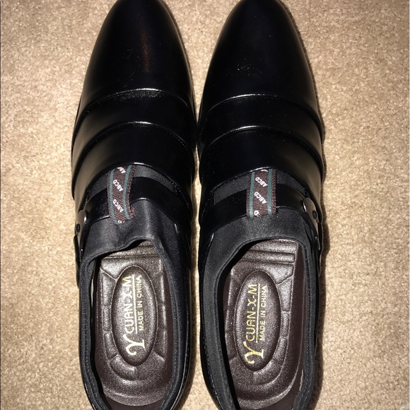 Black leather dress shoes