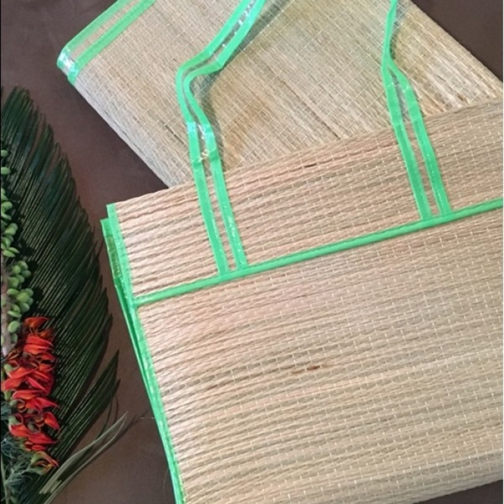 STRAW MAT & BAG - Picture 3 of 6