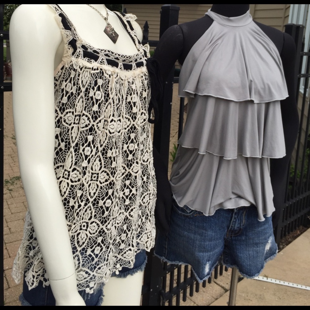 M L  Ruffles gray turtleneck top w tie back neck - Picture 4 of 7