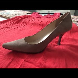 Calvin Klein Dolly Pump 6M Mink Suede