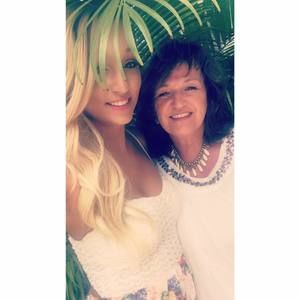 Meet your Posher, Dana