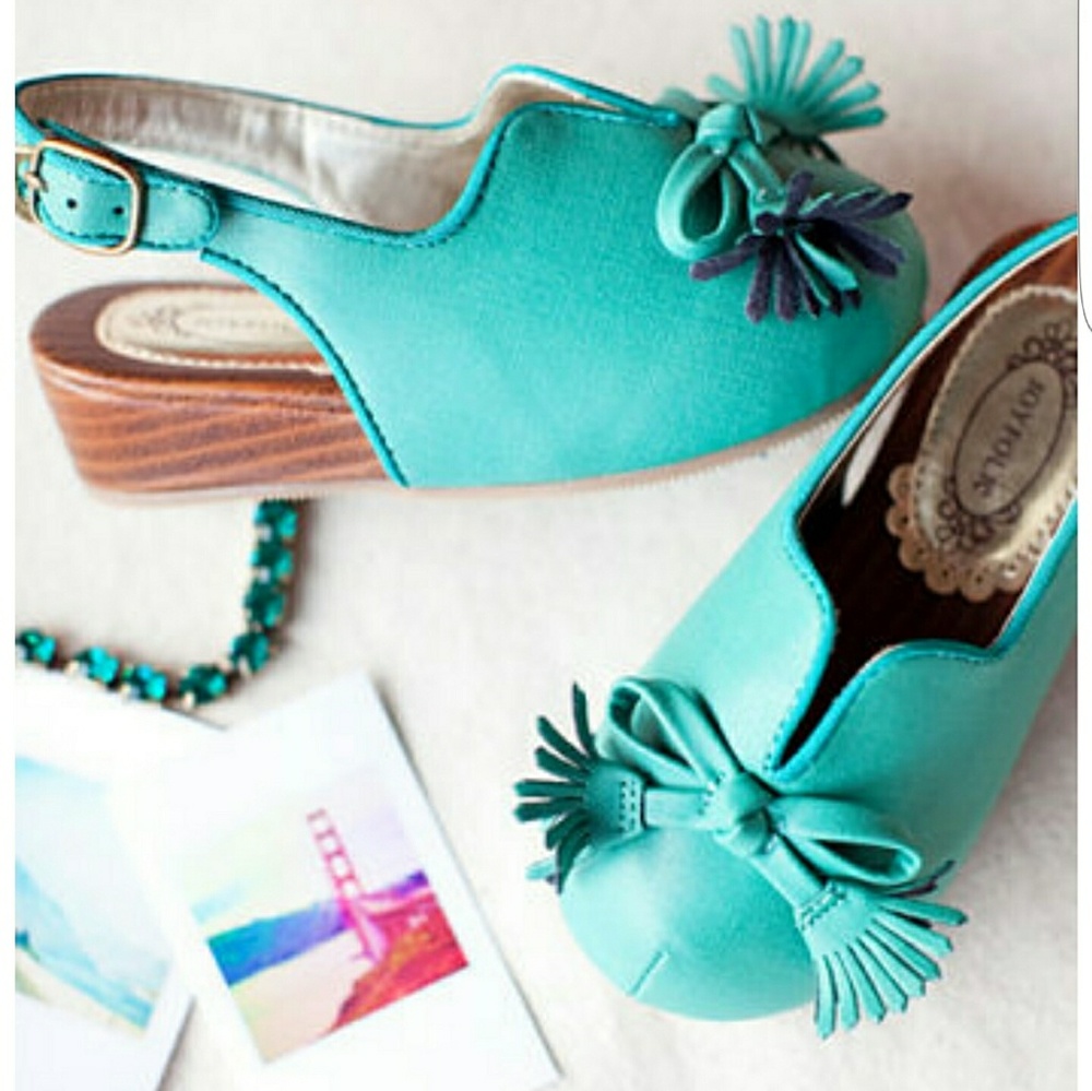 SOLD Host Pick! Joyfolie Girls SZ 2 Youth Shoes - Picture 1 of 5