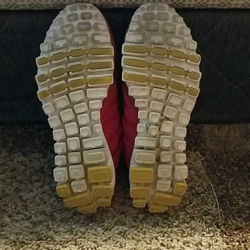 🛇❌SOLD!❌🚫 Reebok Running Sneakers - Picture 3 of 4