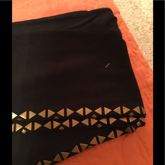 REDUCED PRICE! Triangle stud black leggings. - Picture 3 of 7