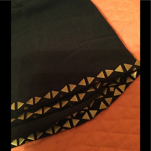 REDUCED PRICE! Triangle stud black leggings. - Picture 4 of 7