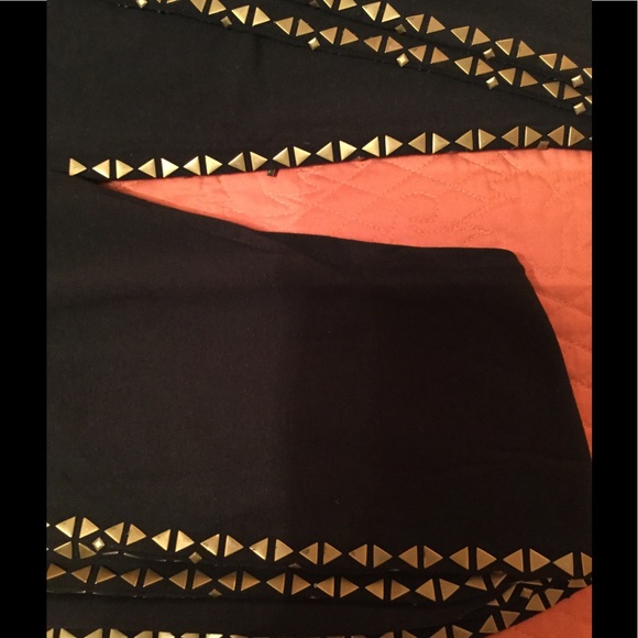REDUCED PRICE! Triangle stud black leggings. - Picture 7 of 7