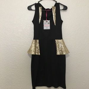 BOO HOO size 6 black and gold sequin peplum dress