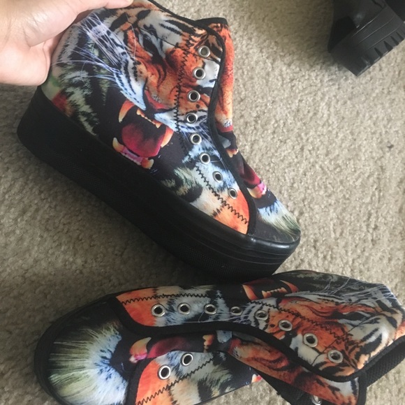 DESIGNER TIGER DESIGNED SNEAKER PLATFORMS - Picture 1 of 4