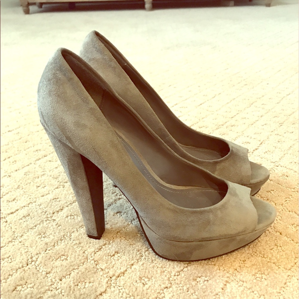 Aldo grey suede pumps