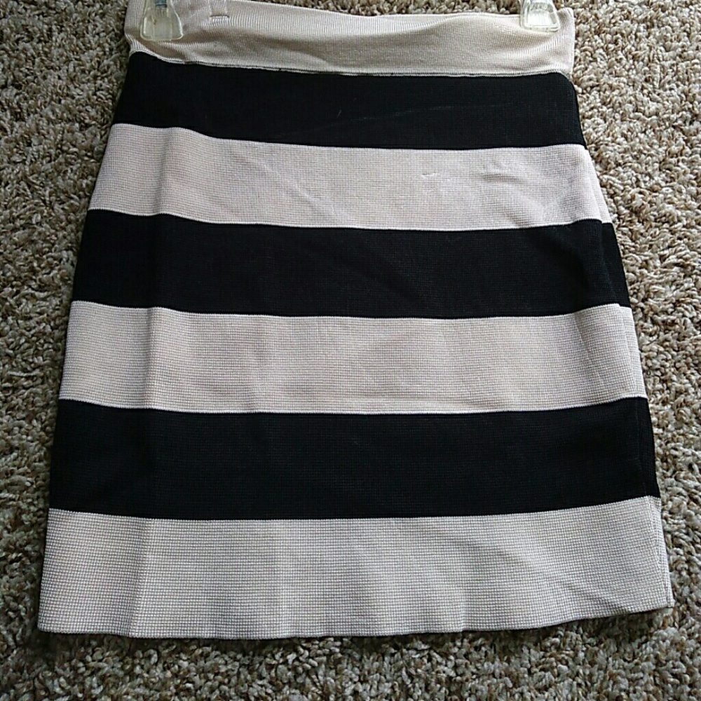 Forever 21 fitted skirt