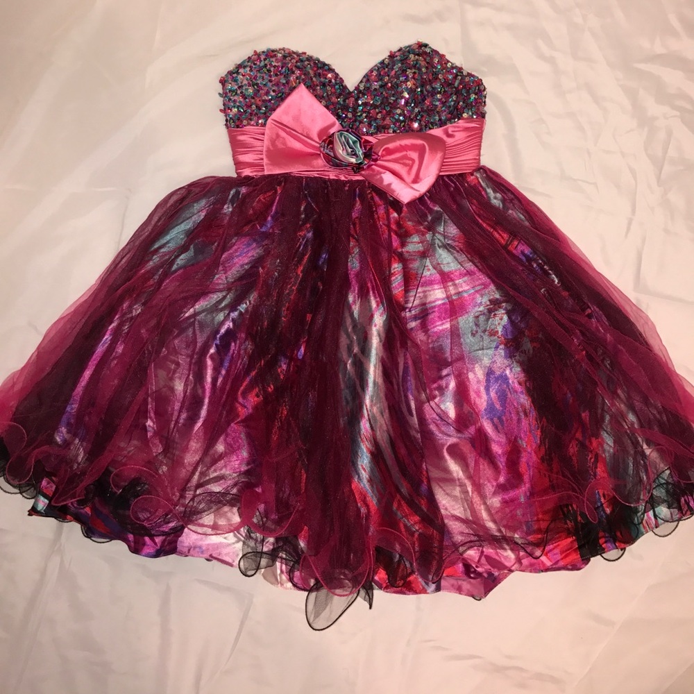 Short party dress by Sparkle