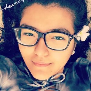 Meet your Posher, Vanessa