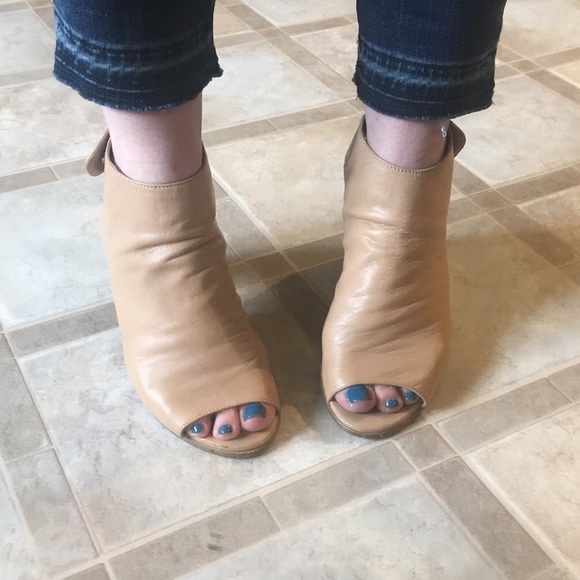 Steve Madden Shoes - Steve Madden open toe open heel block heel sandals