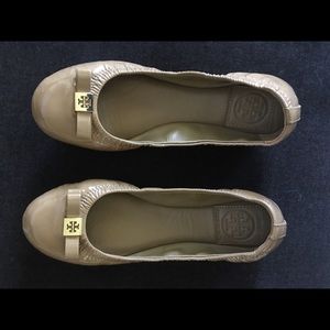 Tory Burch Eddie 2 with logo bow