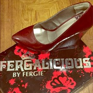 Fergalicious by Fergie bordeaux point wedges