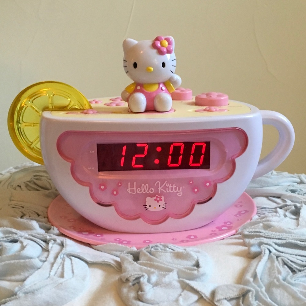 Hello Kitty Lemon Slice Alarm Clock/Radio