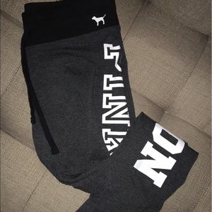 RARELY WORN vs pink leggings