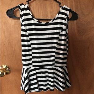 BOGO Pendulum Tank with Red bow accent 🌹