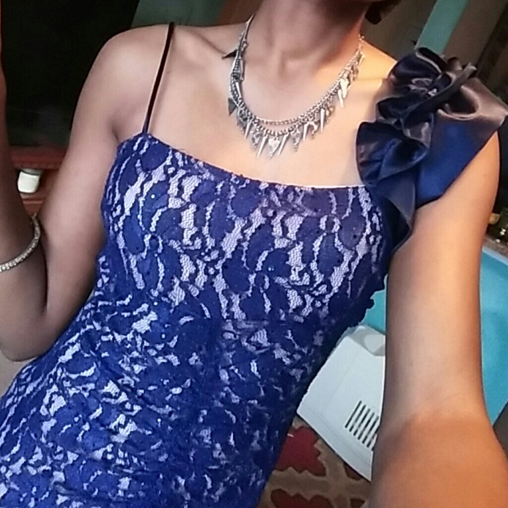 Dress - Picture 2 of 4