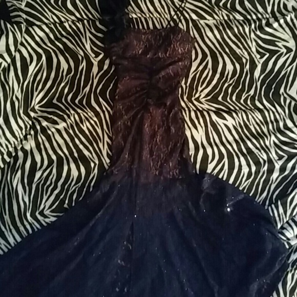 Dress - Picture 3 of 4