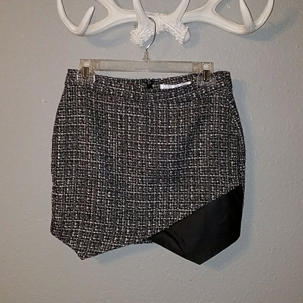 Mini skirt NWT