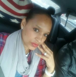 Meet your Posher, Angela